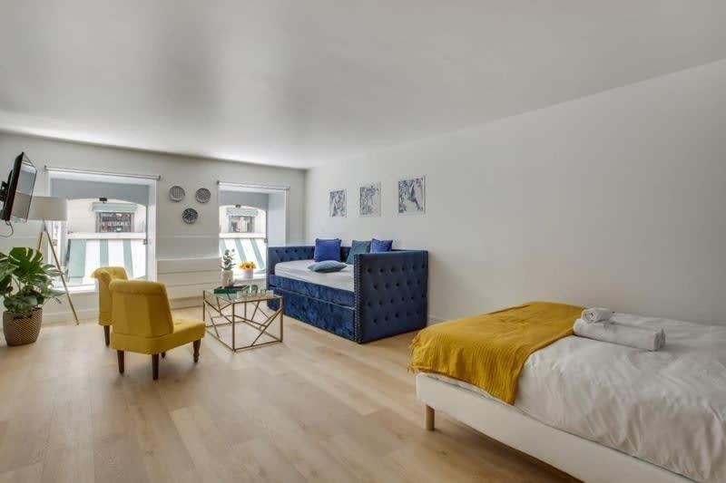 Modern French Studio Charm In The City Appartement