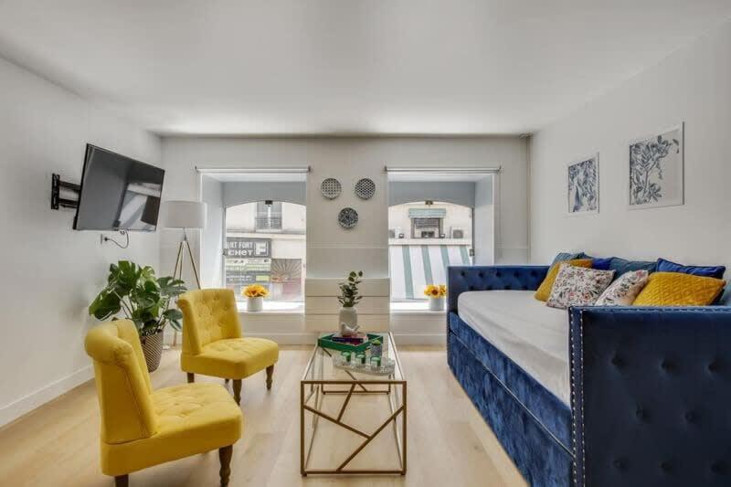 Appartement Modern French Studio Charm In The City *