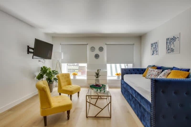 Modern French Studio Charm In The City Appartement